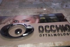 Letras de aço