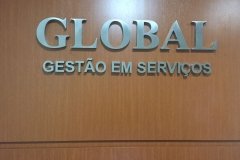 Letras de aço