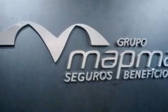Letras de aço